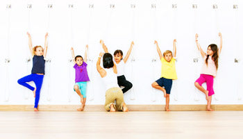 Pourquoi inscrire son enfant au yoga ?